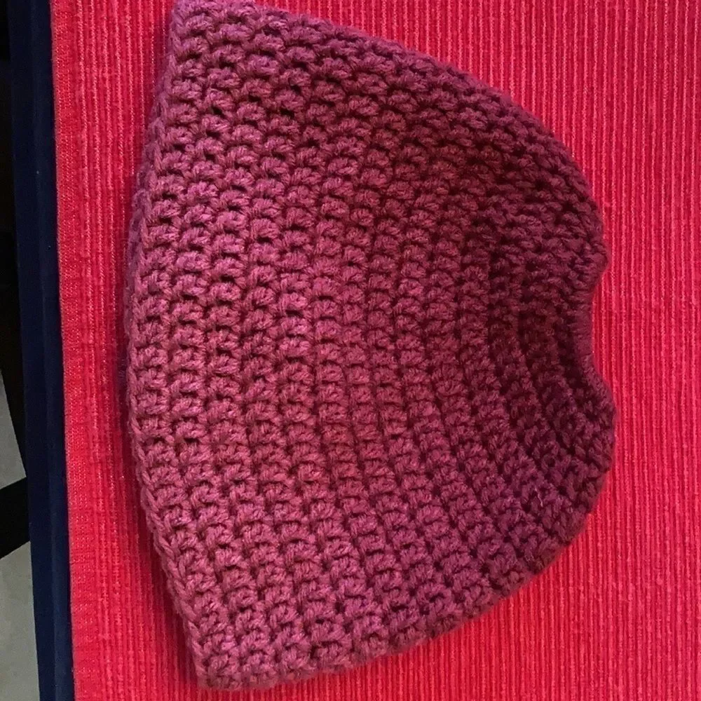 NWT Angela’s Designs hand crocheted ponytail hat beautiful variegated raspberry